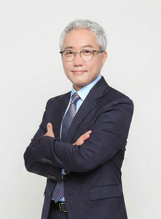 스마트폰을 사용하는 사람